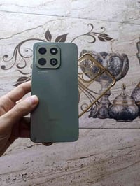 هونر x6b  الذاكرة 128 كله شغال بي فطور بالشاشه مماثرة بشي ابد مكاني بغ...