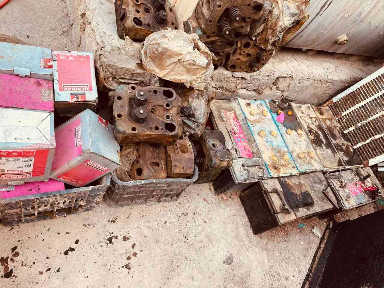 غراض  للبيع

رجا الي يتشري على راسي والي مايشتري هم على راسي يعني لا تنطي كلام وادكول جايك وبعدين تخلف بالالتزام وناس هم غيرك على باب الله تحياتي

 سبلت ٣ طن  عمودي دبل مروحه  (نوع كري ) 

سبلت ٢ طن جداري  ( نوع دنكه)  جاهزات من ريمونت وبوراي 

هوز الكترونيي محطة 

راديتر فافون حجم ثقيل 

باتريات  حجم كبير      عدد ٧

كورات مولده              عدد ١٥

بساتم                        عدد ٨ 

العنوان (  محافظة  بابل _ قضاء المحاويل )

الاتصال على ***********

