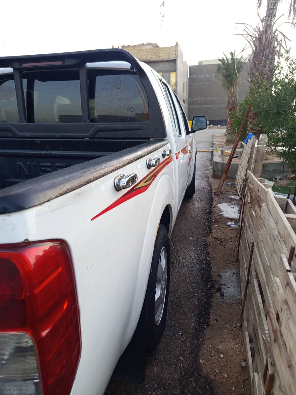 سلام عليكم نيسان نيفاره البيع المديل 2011 محرك مفتوح البدي بي ملاحضات مكاني بصره الستفسار   ***********    السعر   95. وبيه مجال
