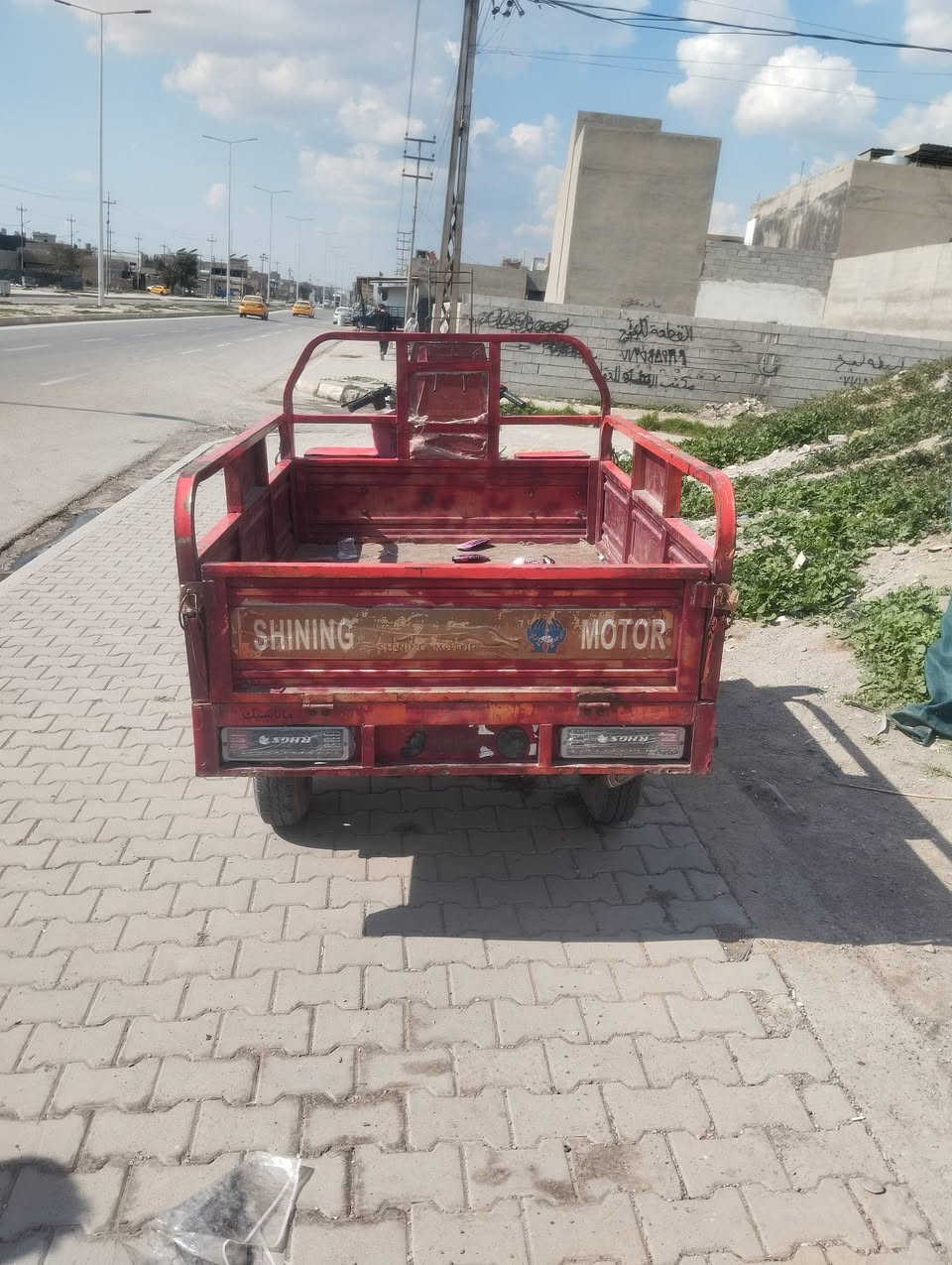 سلام عليكم شباب عدي هاي الستوته للبيع موديل 2020 محرك اخرسس كهربائيات شغاله نكره سلفف بكلايتات جدد السعر مليون وميه وخمسين وبيه مجال للشراي ***********
