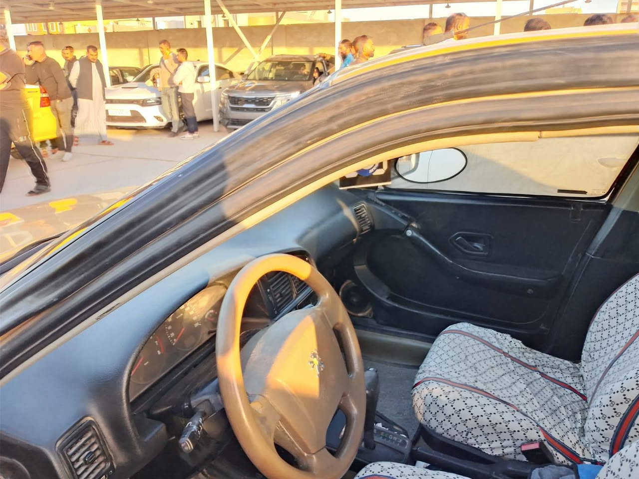 السلام عليكم ورحمة الله وبركاته
بيجو مديل ٢٠٠٩
سياره محور كير وميكنه جدد
حداديه جديده 
تخم تاير 
بدون ضربه قويه بدون عيب شرعي
بيها طخه باب الجنطه 
سياره رقمها واسط 
مصفره هيئه وغرامات تاخذ صافي 
مكانها واسط تحويل ثاني يوم 
السيارة معروضه ٢٦ وبيها مجال
رقم صاحب السياره ***********
