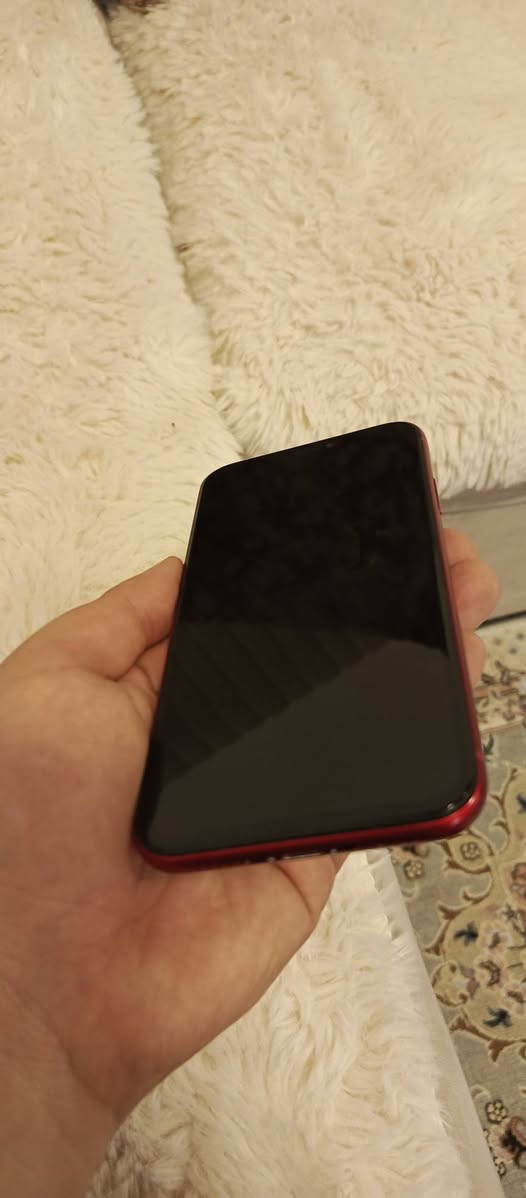 ئايفؤن ئيكس ئار 64 گيكا پاتري گؤراوه هه موو گياني ئيشه كات به شرته
قفلي 115 هه زاره 
***********
