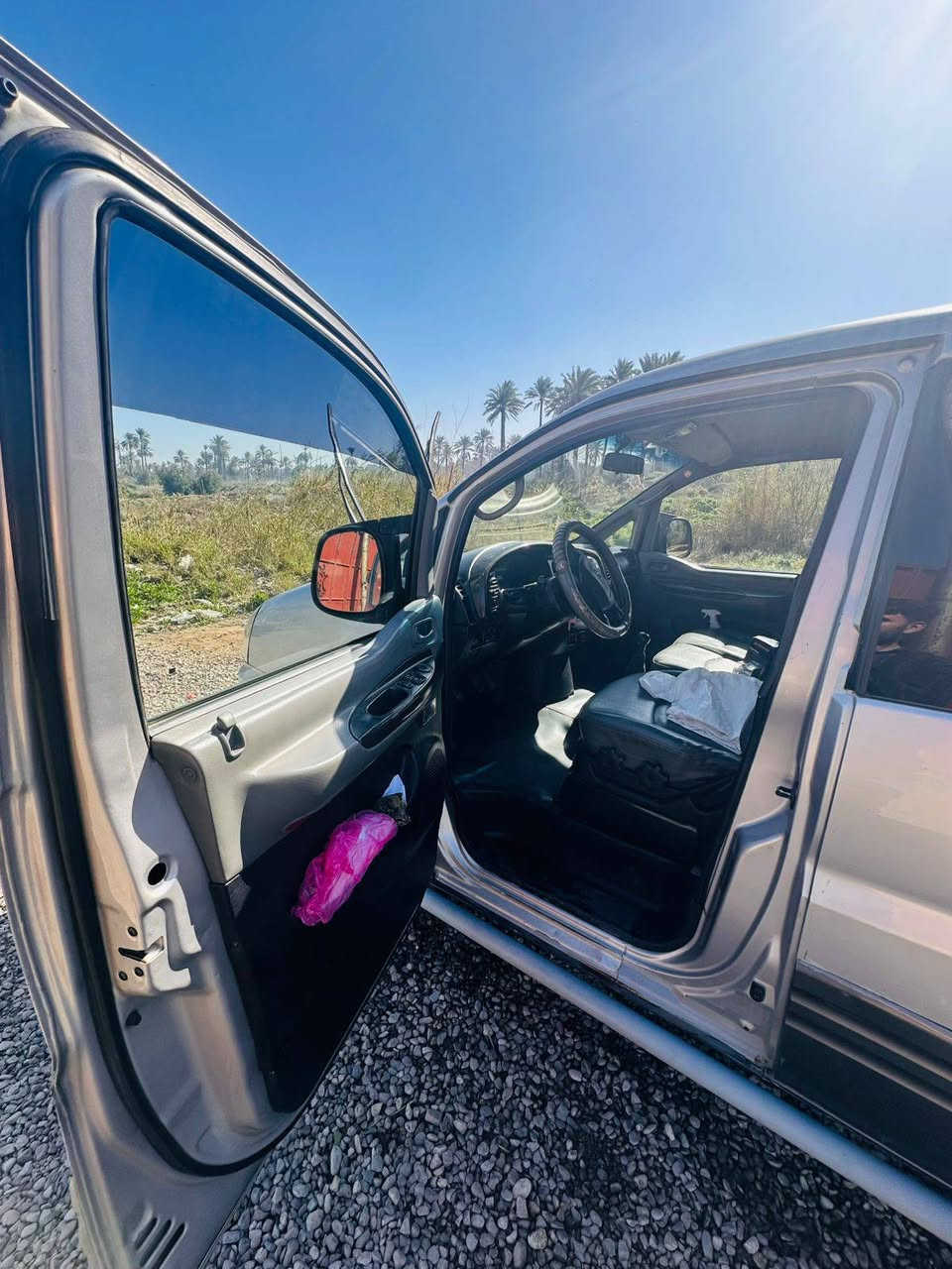 ستاركس ٢٠٠٧سلفر بلادية لاضربه ولاصبغ صبغ فقط الهلالات الخلفية رقم أجرة قادسية السيارة موجودة في بعقوبة محرك كير اكسل خير من الله الكير عادي ٨٨
***********
