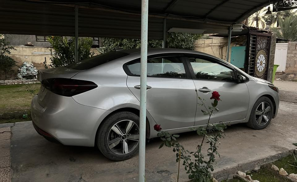 السلام عليكم فورتي 2018 للبيع
3 انضمة قيادة وكامره بلادي 
بدون دواخل ✅ لغد وشاصي شخط مامشخوطات ✅ الايرباكات كلها سليمة حادثها كلش بسيط 

حادثها جاملغ امامي  عكس السايق وشويه من الباب الجاملغ مبدل اكو بيها رش كلير توحيد لون فقط بصفحه الحادث + بيها بارد 

السيارة مصروف عليها ادامه كامله مال جناي تاخذها كلشي متصرف 
لايت زينون , باتري امرون جديد  ،  , فيت بم وقاعدة جديد , تخم مجاول جديد , تخم بلكات اصلي وكاله جديد , صدر امامي , تخم ويل جديد .مي اخضر ومنضومه تبريد كامله , تبريدها ثلج  كومه بيها شغلات ادامه كامله سياره صافيه من كلشي مابيها اي عيب ونقص  
رقم اربيل الجديد  , عنوان السيارة بغداد 
السعر 118 بيها مجال  
رقم الهاتف ***********
