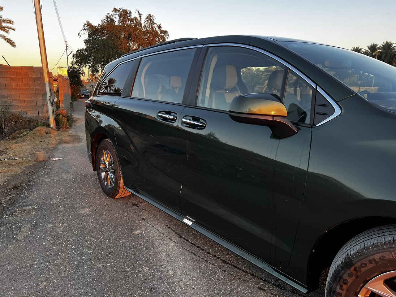 للبيع فقط تيوتا سينا 2023
فول مواصفات XLe السياره مكينه وكير ودواخل  وايرباك بحالت الوكاله ممبدل بيهه ولا برغي 
محرك 2500 هايبرد 
لون مميز  داخل بطانه 3الوان 
شاشتين تحكم عرض وشاشة اعطال 
بردات جام ابواب كرسي اضافي 8راكب 
تدفئة كشنات  ًوكشنات كهربائيه تحكم بجميع الوضعيات  نضام سماعات 🔊 jpLمزود بدمام  
فتحة تنته كل الابواب مع الصندوق كهربائيه شفط منافذ شحن امامي وخلفي تايب سي وآي فون بالاضافه الى شاحن لاسلكي بدشبول  نضام حساس فتح ابواب بالرجل
مودات قياده ايكو ورياضي وEv
وبقية المواصفات معروفه ضرر خفيف جدا ايرباك بلادي السياره حتا تايرهه بعده لوكاله بيهه   
السياره مال بيت باسمنه ومداخله لا كراج ولا معرض شراي دزلي خاص وتدلل
السعر 290 وبي مجال للشراي راسلني لو اتصل وتدلل
***********
