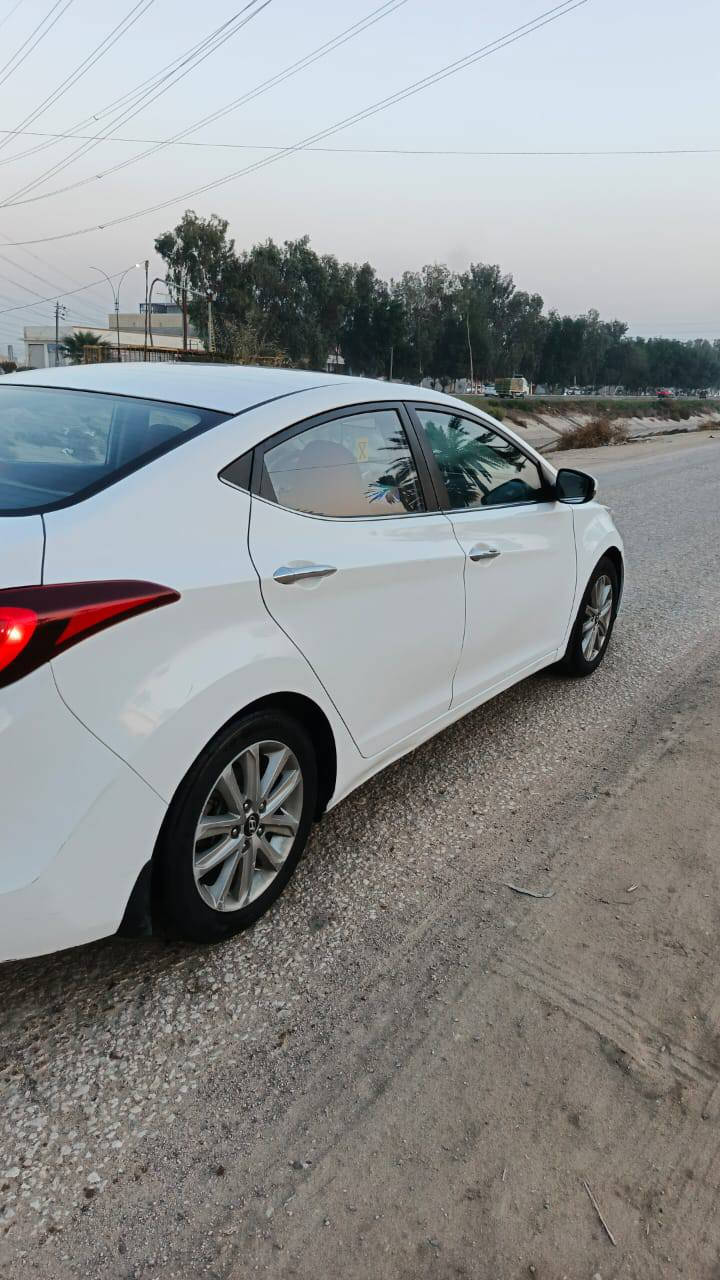 السلام عليكم
النترا 2016  خليجي 
 رقم بغداد  بسمي 
فول مواصفات السياره  
محرك 2000
فتحه سلايت 
كاميرا
حساسات 
كشنات جلد  
قطعتين تبريد 
يدات نيكل 
 خمسه ويل كب 
انضمه قياده 
تحكمات ستيرن جهتين 
السياره مفوله مواصفات خير من الله  
كفاله 
السعر: 125 وبيه مجال 
 المكان: كربلاء 
الرقم:***********
