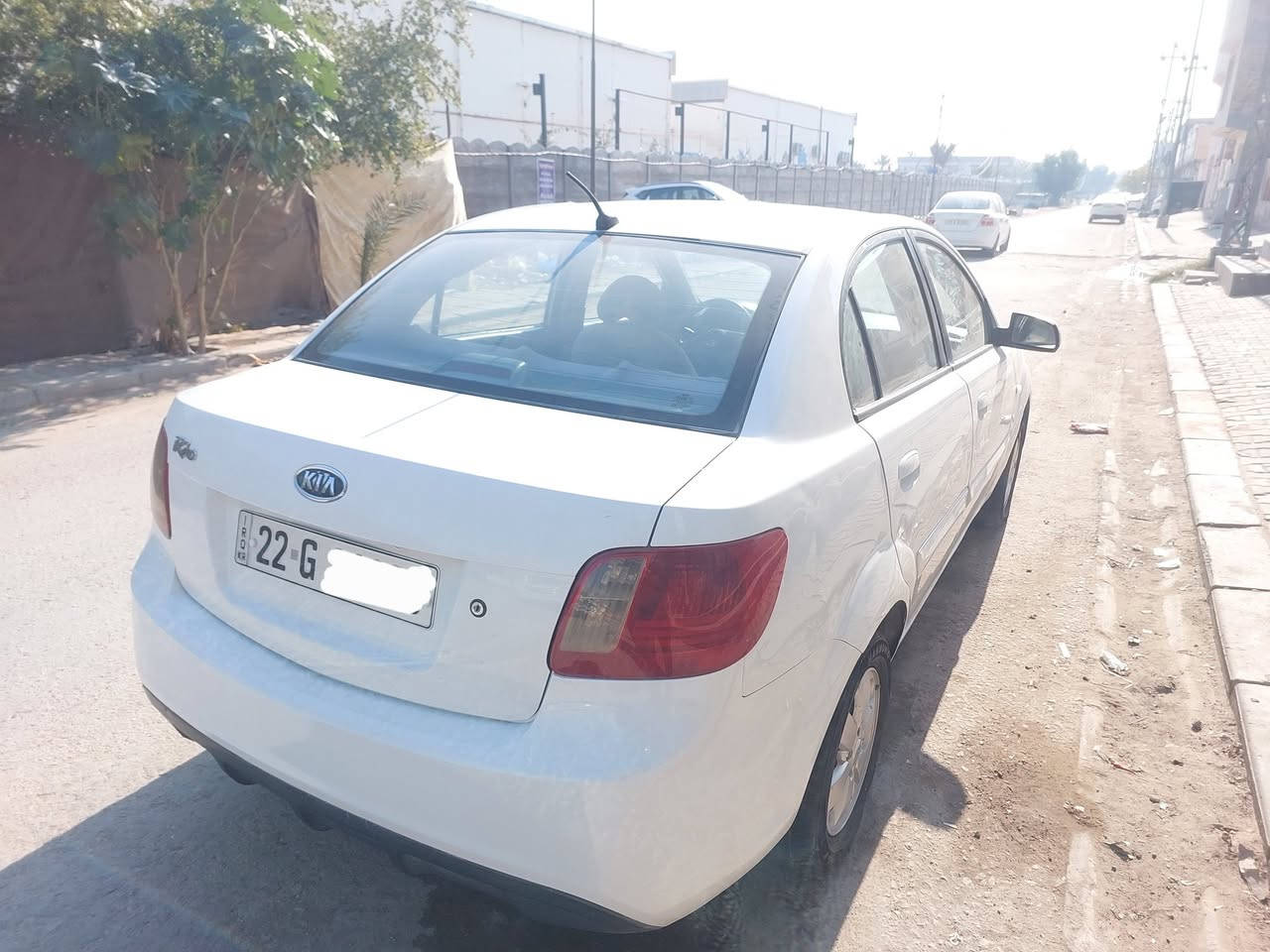 سلام عليكم مرخصة ادمن المحترم كيا ريو 2011 حلوه سياره ونضيفه رقم اربيل انكليزي.. والسياره ماعايزها شي  بيها صبغات  وبيها جاملغ امامي صوب اليمنه ضربه سياره شوف العين عارضها 75 وبيها مجال للستفسار.   ***********
