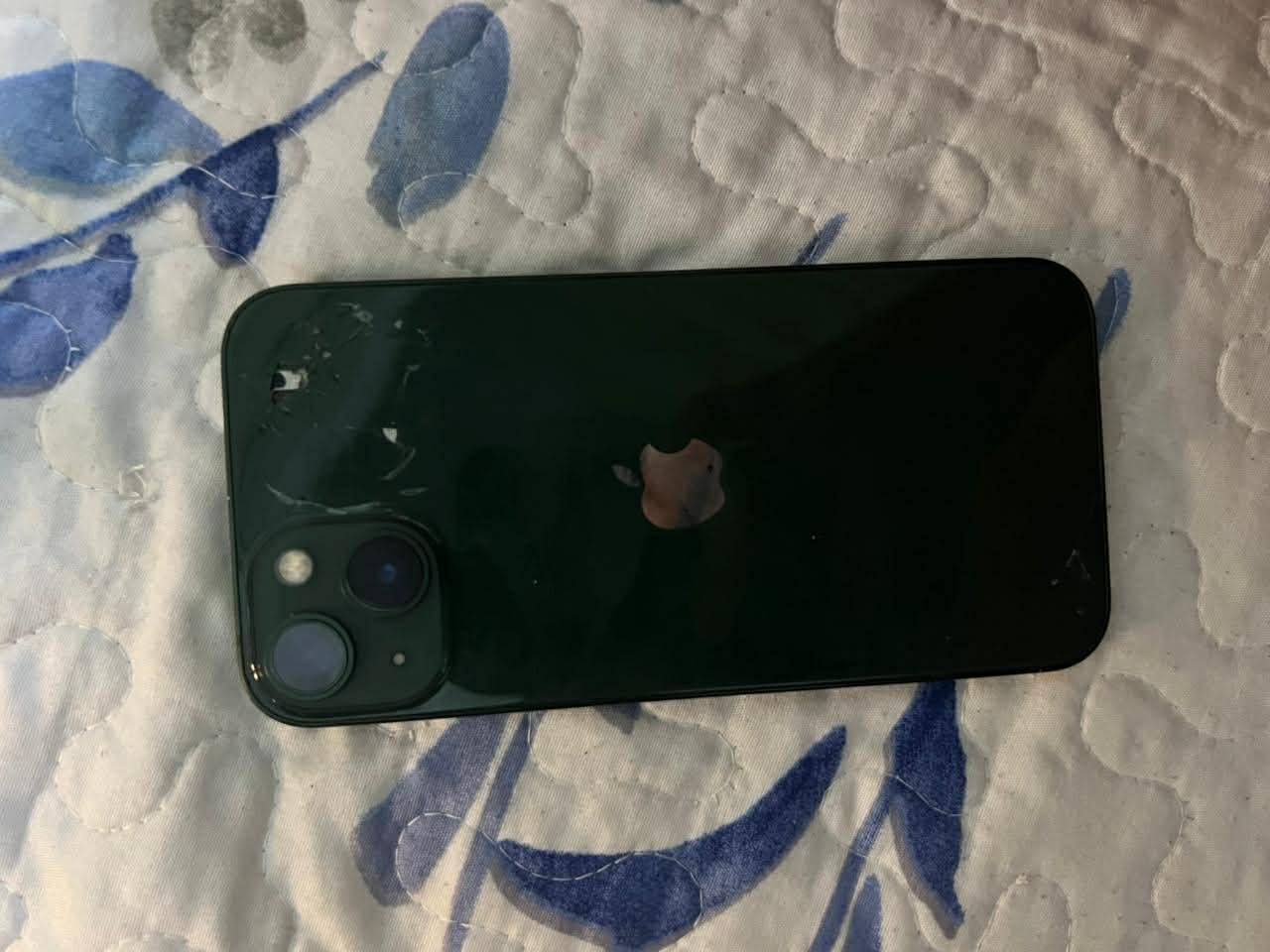 سلام عليكم 
13عادي
ذاكره 128
بطاريه 84
الون زيتوني بي كسر بضهره 
فيس ايدي شغال ملحقات كامله مكان بصره كرمه سعر 325 بي مجال حك جيه 
***********
