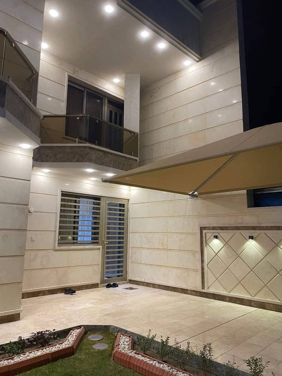 جزء من عملي اتمنى ان ينال اعجابكمالعمل لحيم خبط  كادر John Brttiyan  تغليف كافه انواع الواجهات مرمر و حجر شغل درجه اولى لحيم و خبط. شغل استلام مهندس الاتصال ***********. ***********
