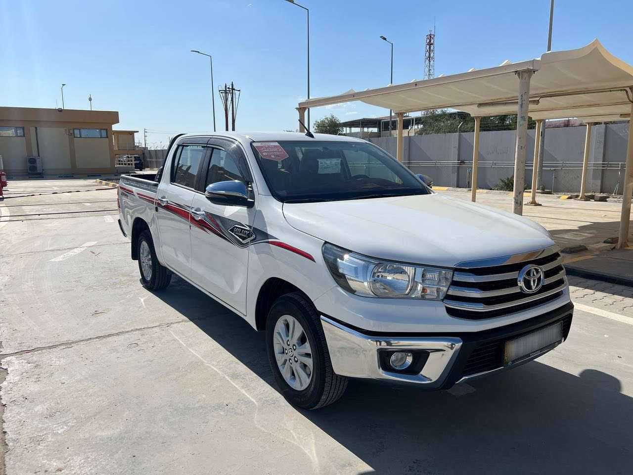 السلام عليكم 
للبيع بيكم فلاونزة موديل 24 ماشية 50 اربيل 
كفالة ما عدا طخة بسيطة وبيها كارت 4اصابع 
مكان السيارة البصرة الحكيمية السعر 260 $
مكان السيارة البصرة الحكيمية للتواصل ***********
