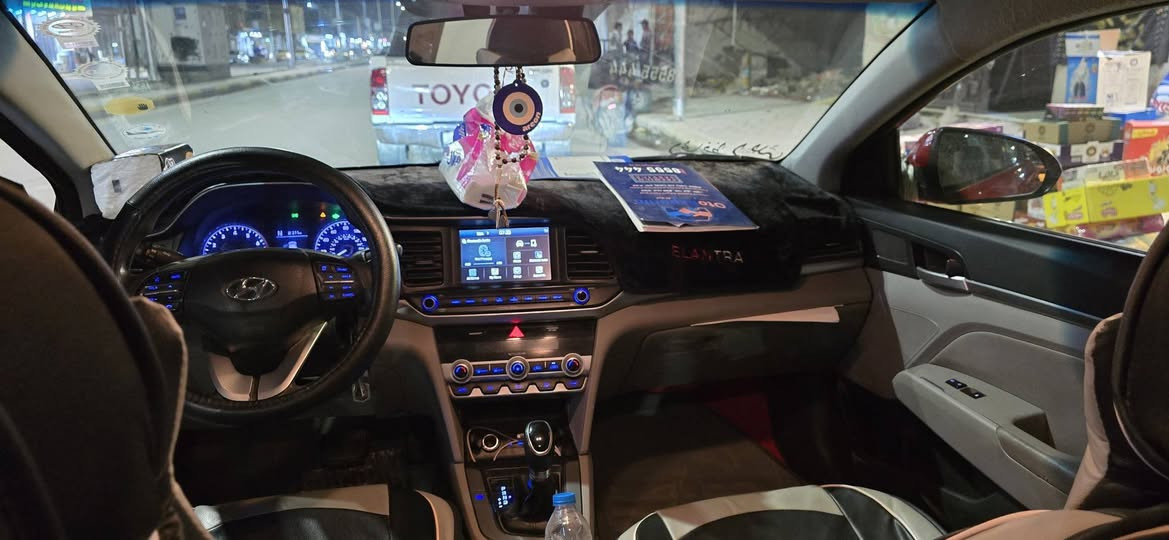 السلام عليكم
سياره النترا موديل 2020 
 وارد امريكي  حادث بنيد فقط 
مكينه 2000 دوش
مكاني واسط مركز محافضه 

 رقمه بصره 
بعدله سنه وصير حره وكاله عامه ب اسمي 
السعر ١٢٥
***********
