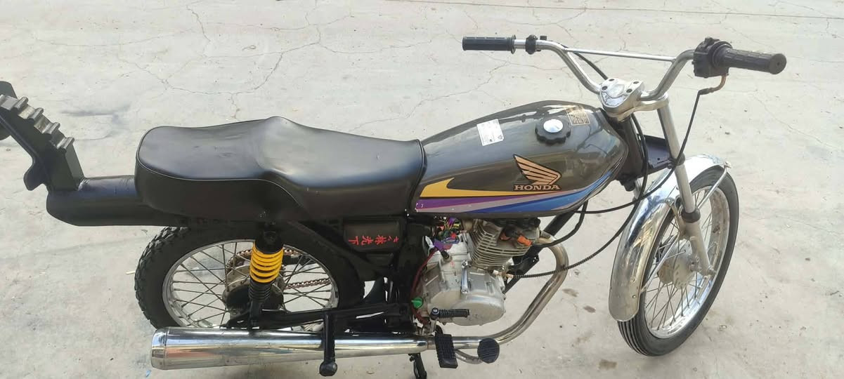 دراجة 4 كير نامي برو موديل 2021
نضافة فول مابي اي عيب 
رياضي مكان جلولاء
السعر 375 وبي مجال
الرقم *********** موجود واتساب
