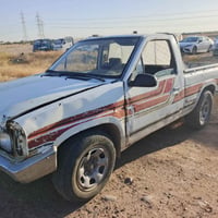 بيكب نيسان • مانويل • محرك و كير ٨٥