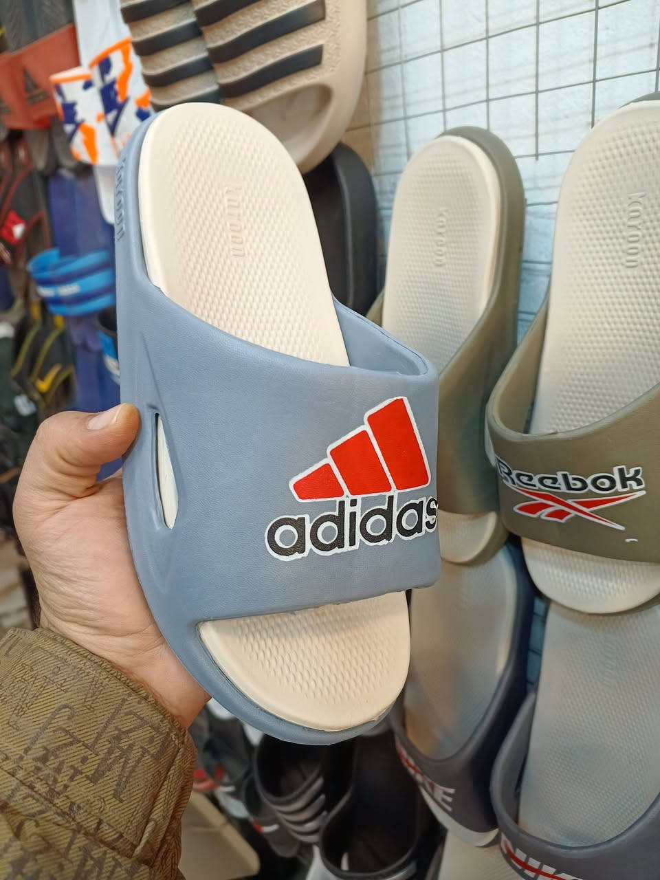 فقط ب3الاف دينار القطعة نعال طبي قياسات 40 41 42 43 44 45
العنوان شارع الفافون قرب المرطبات من جهة سوق المخضر


**إذا كنت صاحب هذا الإعلان وتريد حذفه لأي سبب، رجاءا أرسل رسالة إلى الدعم الفني**