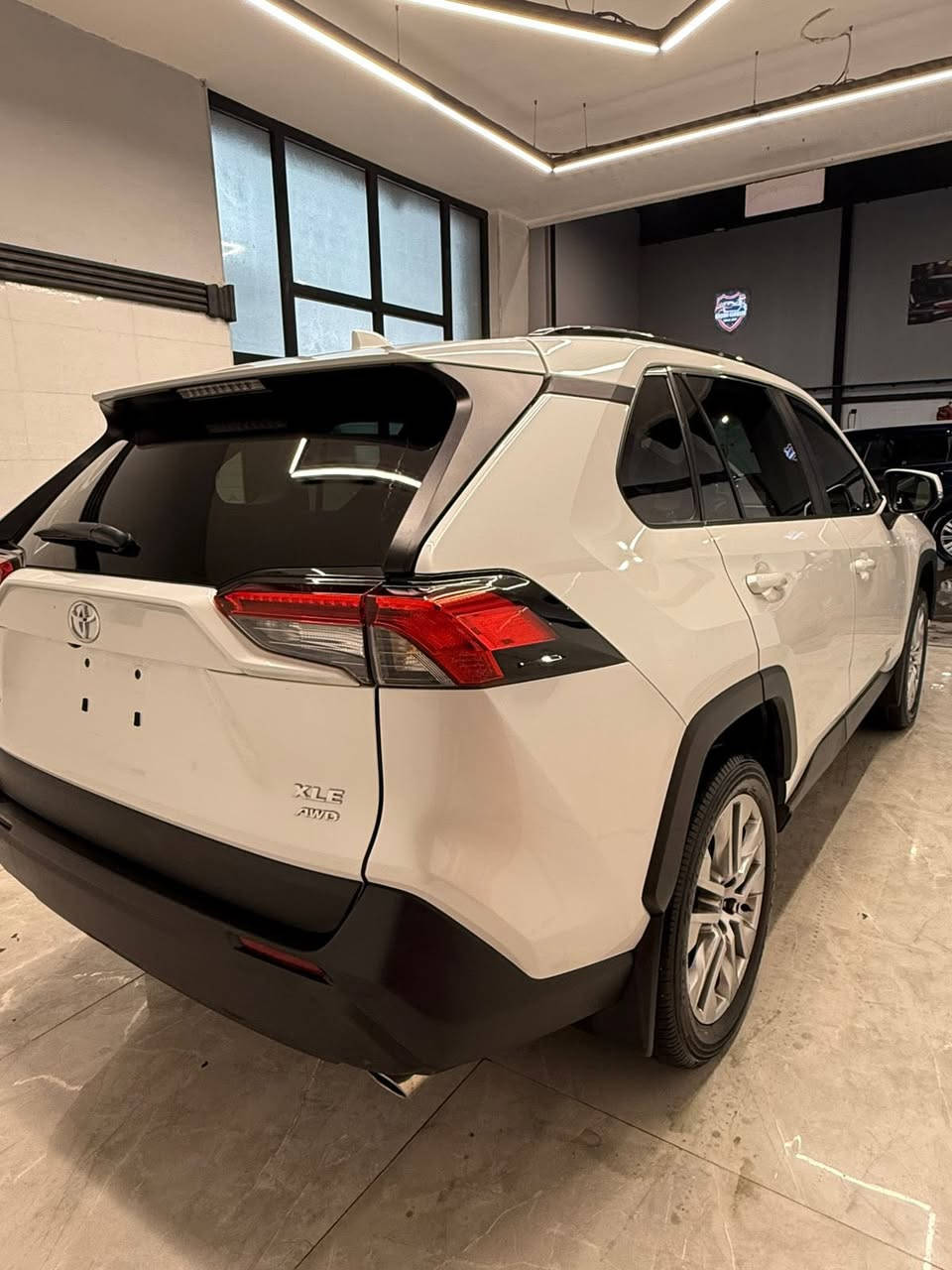 🚗 تويوتا راف فور 2024 – فئة بريموم 🔥
محرك اقتصادي قوي مع نظام دبل (AWD) – ثبات وأمان بكل الطرق  
فئة بريموم – فول مواصفات داخل جلد كشن كهرباء 
كشن ميموري 
سقف سلايت 
لايت لد 
ويل كب كروم 
صندوق كهرباء 
تحكم ستيرن 
الصبغ جاملغ وربع بونيد 
صور حادث مرفقه 
بدون رقم تترقم جميع محافظات كردستان 
السعر 235 🔥
المكان اربيل 📍
للتواصل ☎️
***********
