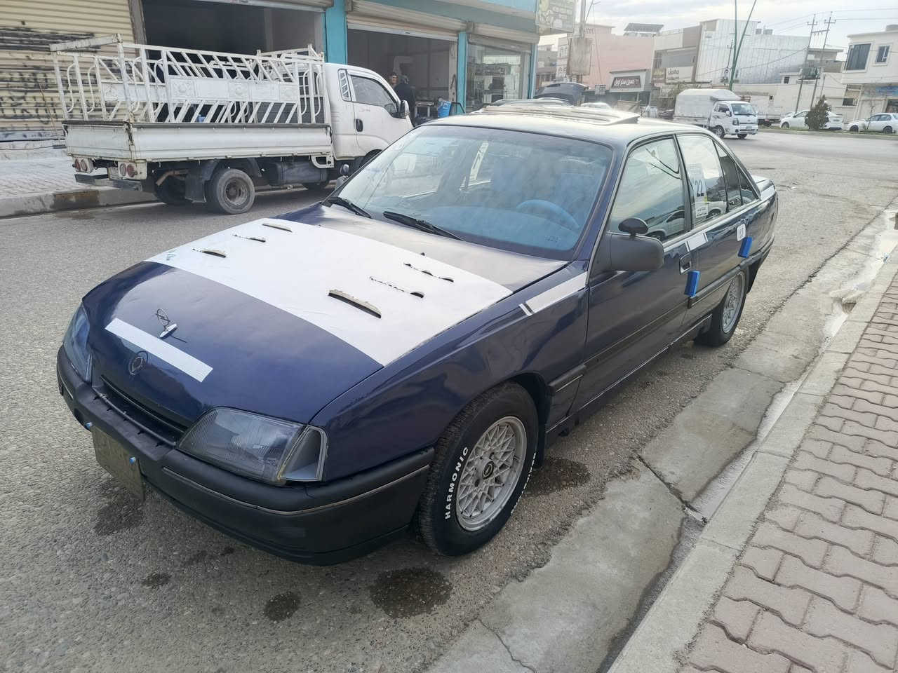 اوبل اوميكا للبيع
موديل 88 محرك 20 كير اوتو ماتيك اسلايد غرفتها مدوشمه جديد ويه السكف كنتاره تخم تاير صدر امامي خلفي بلكات ايرفلو نوزلات وفتبم كله جديد  صلاح الدين مشروع وطني السياره متعوب عليها مكانها كركوك السعر 33وبيها مجال حك الجيه
***********
