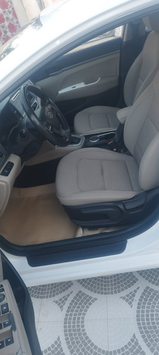 النترا 2019 خليجي سوبر
رقم واسط 
فول مواصفات للاخير 1/1
مكفولة كفالة عامه
محرك 2000 دوش
فتحه سقف سلايد 
كامره خلفي 
شاشةكبيره اندرويد 
تحكم أستيرن
وضعيات قيادة متعدده ٣ وضعيات
 حساسات إماميه خلفي
كشنات مخملي 
مري شفط نظام ترحيب 
لد نهاري 
تبريد قطعتين
ويل كب/ويل كروم/ويل 17
مدخل AUX+USB/بلوتوث...
سونار واضح بالنشر 
السعر 168
الكوت المركز 
للاتصال  ***********
***********
