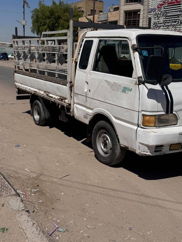 السلام عليكم للبيع كيا قمارة وربع ٧ جنكال موديل 96 رقمها بغداد سنوية 2030 مكينة تجفيت جديد كهربائيات كله شغاله سياره مابيه اي تعمير فقط خياسات الباب الورة نقصهة حدادبة مكانها بغداد شهداء البياع ***********
