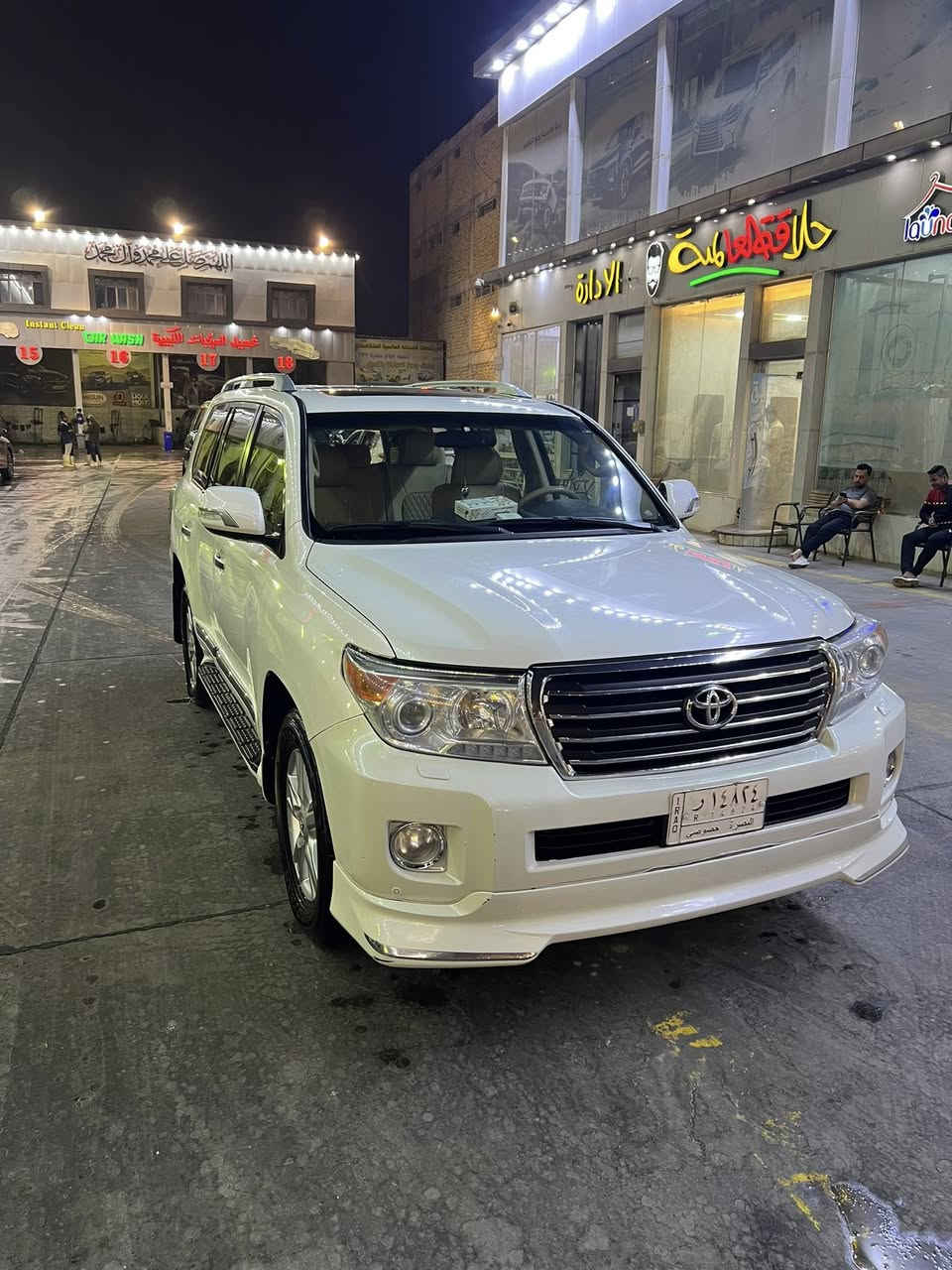 السلام عليكم لاندكروزر ٢٠١٤
السياره بيه جمالغ الخلفي وبيبان ٢من السايق والخلفه والتكمه صبغ 
مكينه 8سلندر 
مكينه كير كفاله 
كأمره خلفيه شاشه  
مري قلابه 
السعر ٣٠٠$وبيه مجال 
ارجوكم بس الشراي يتصل 
مكاني البصره 
الهاتف ***********
