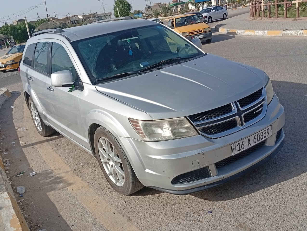 دوج جورني موديل 2018 بأسمي رقم قادسيه بأسمي 
السياره كلين كلين كلين 
فقط بيه رصعات بسيطه وموجود السونار سويته امس 
( 6 سلندر ) ( 7 راكب ) ( 3 قطع تبريد)    دفع رباعي ٢ محور
تنسه شي اسمه حماوه سياره ماناقصه اي شي وترايك 1000 كيلو مكفول الكير والمكينه والحداديه وتايرات التبريد ثلج 🥶 
ماكو شي اسمه حماوه 
مكاني الديوانية عفك 
للأستفسار ***********
السعر 165 وبيه مجال للشراي واذا ماتعرف سعره لاتعلق وتكسر سعره
