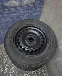 للبيع تخم وياله حجم ١٥ مع الإطار بيهن زوج نضيف وزوج تعبان السعر  150 م...