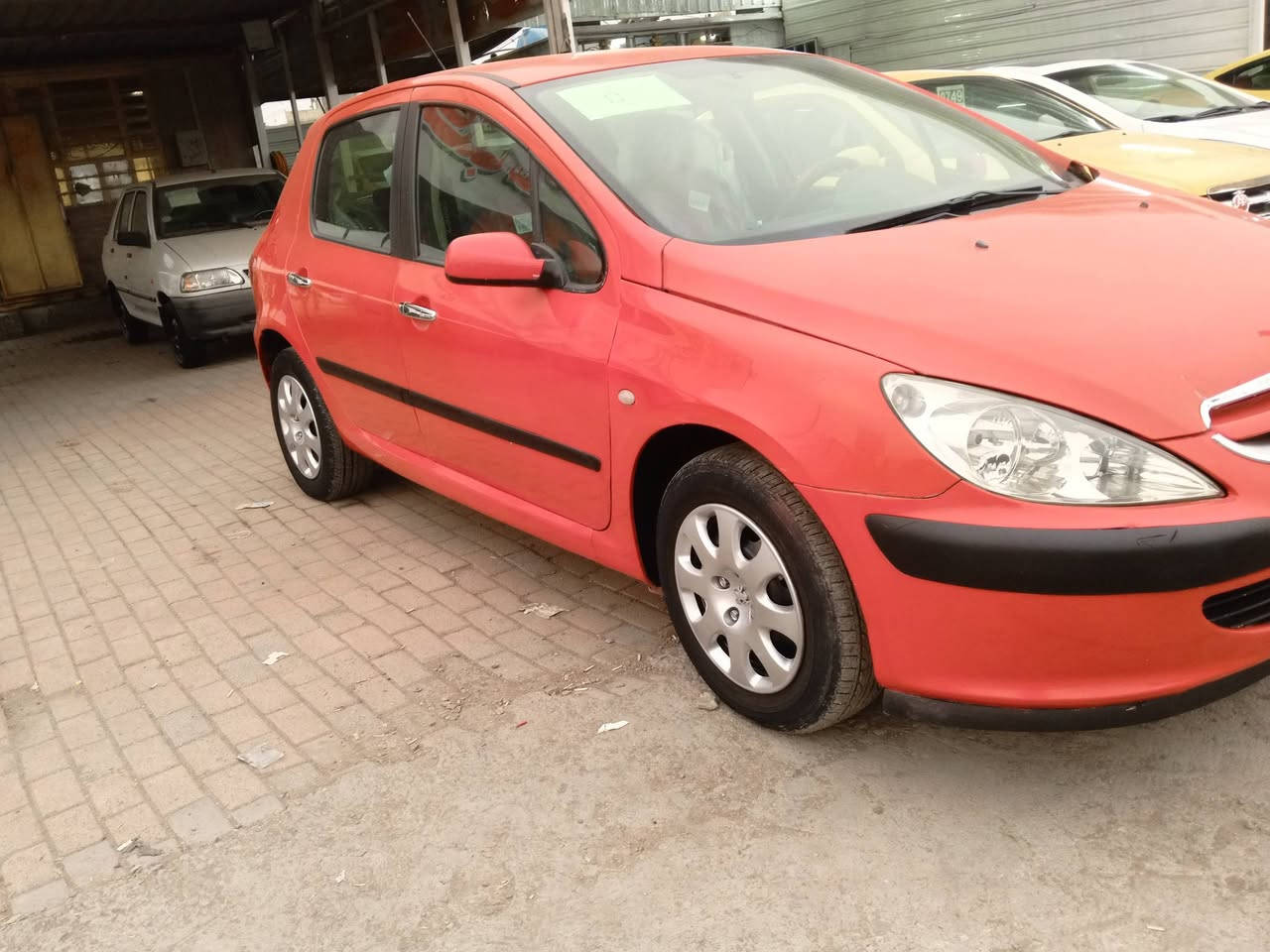 السلام عليكم بيجو 2005 بيه مكانات صبغ مكفولة من الظربه كير مكينه صدر تخم تاير  كهربائيات دواخل بلاد تبريد ثلج ثلاجه شغاله السعر 55 بيه مجال حك الجيه ***********
