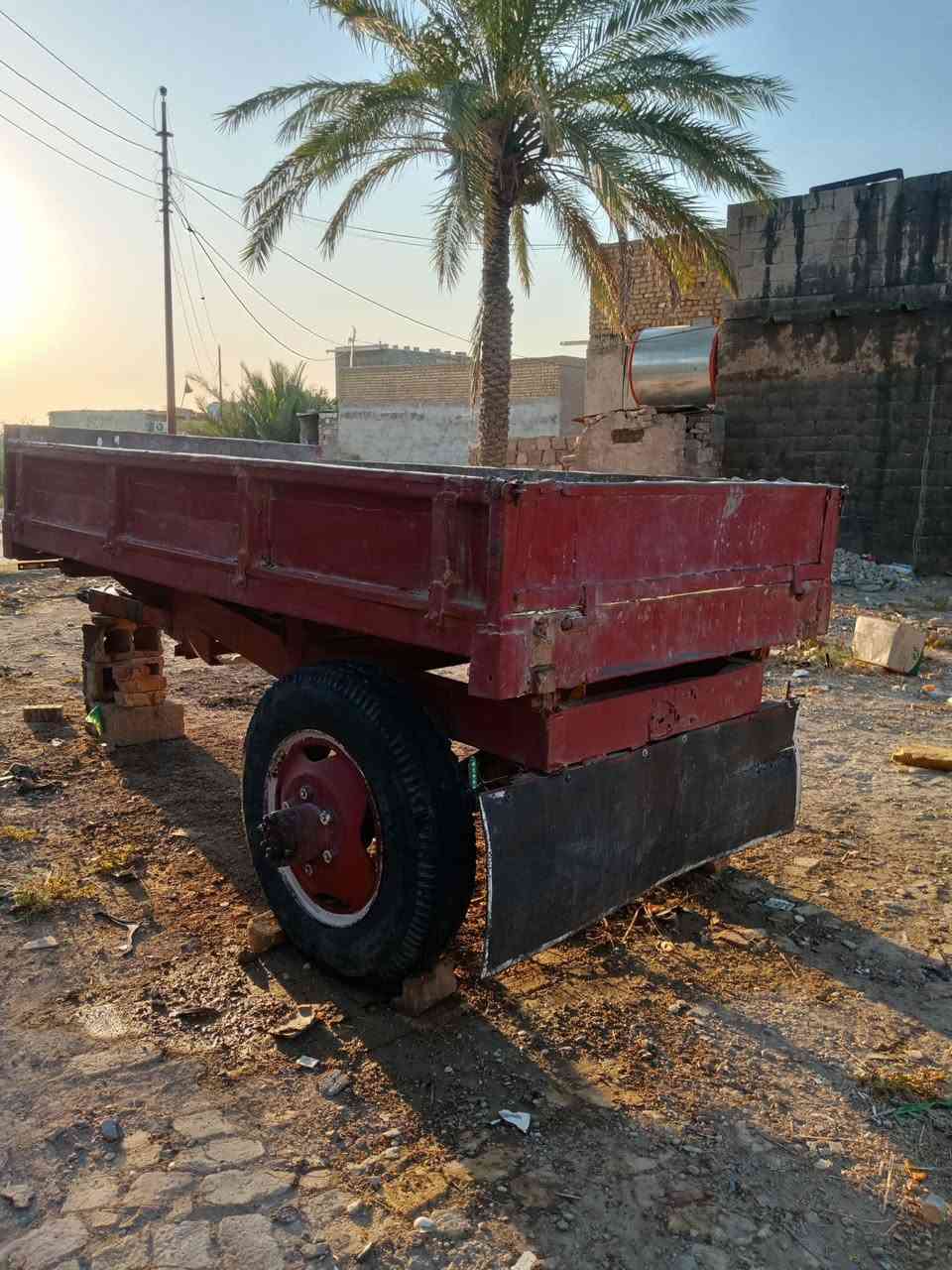 السلام عليكم عربانه جاهزة للبيع تاير 900/20 جديد رقم ***********
