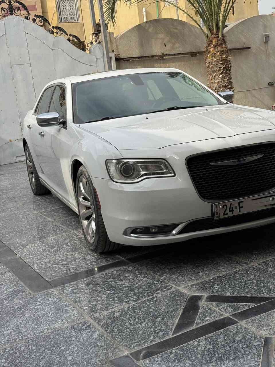 السلام عليكم للبيع كرايسلر اوباما 2019 لمتد فول مواصفات السياره جديده بالكارتون بيها بارد بسيط فقط رقم دهوك الدولي للاستفسار اكثر ***********
مكان السياره البصره
