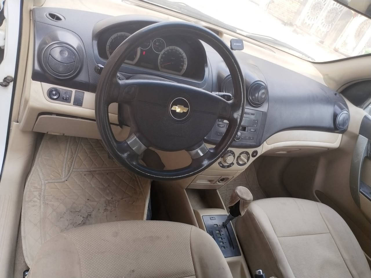 السلام عليكم افيو مديل ٢٠٠٩ سياره بيها تصليح بل هلاليات مكفوله من الضربه حداديه كير ومحرك كله كفاله رقم انكليزي باسمي رقم نجف السعر ٧٠ بيها مجال رقم التلفون ***********
