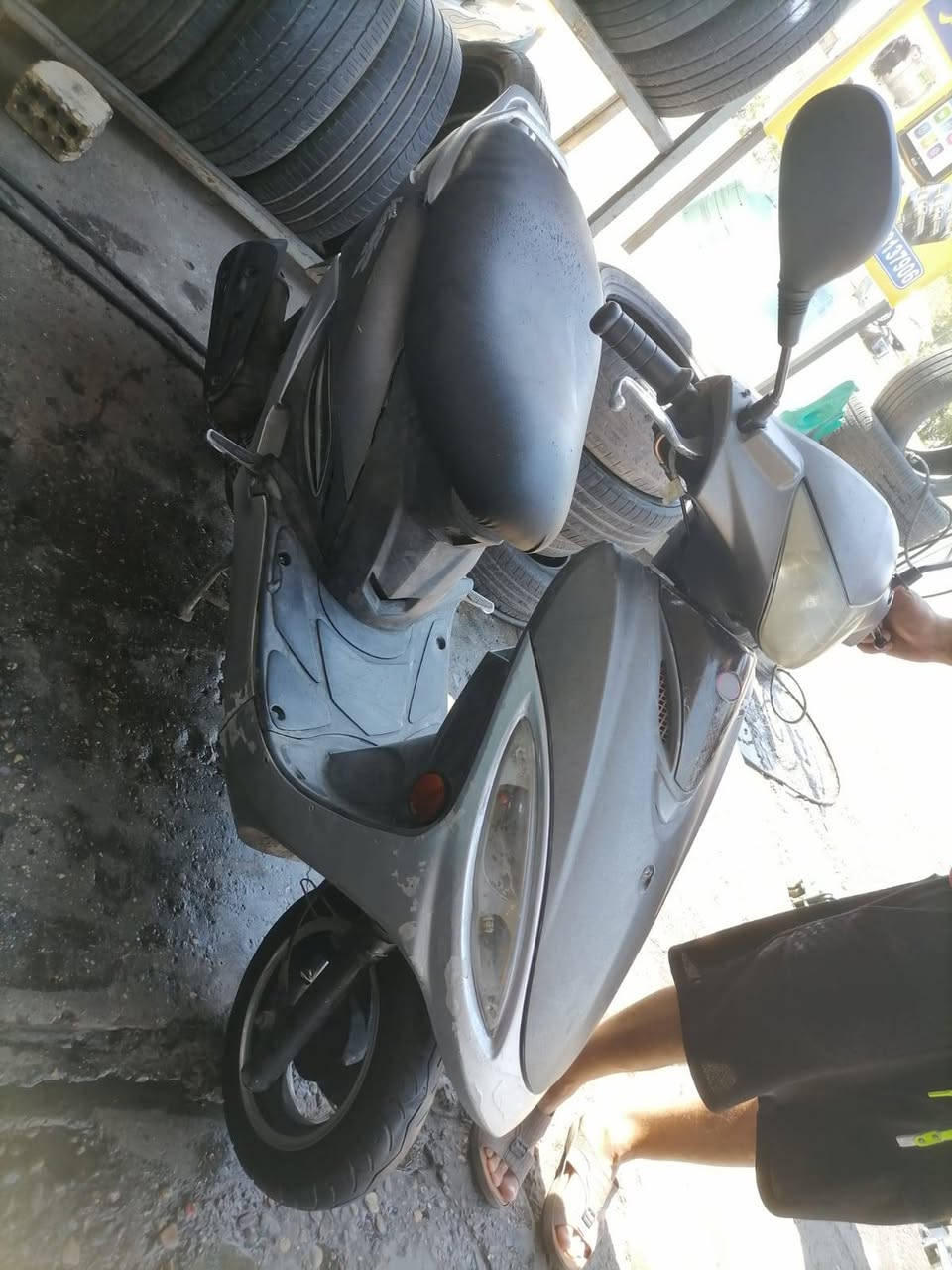 للبيع نضيفه وكلهه شغاله قفل ستيرن و قفل جنطه كلهن شغالات سلف وهندر 350 المكان بغداد حي لعامل ***********
