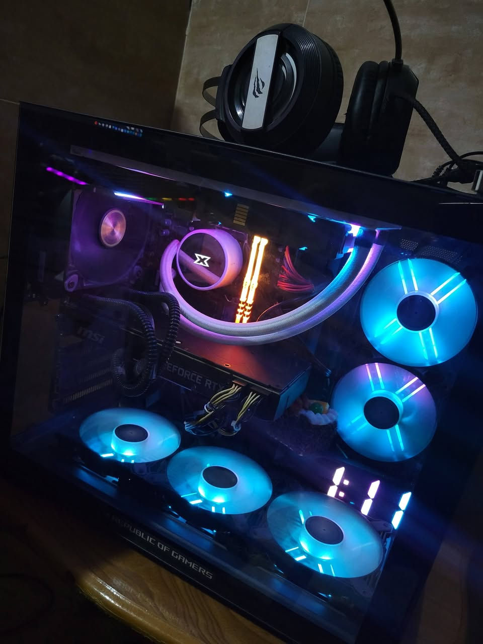تجميعه للبيع سعر مليون و 30
مواصفات
كيس xigmatek. مراوح deep cool. هاب ليان لي للتحكم بلمراوح كيس وحده وي مراوح كلفني 150 والله 🙂
بور thermaltake 
مذر h610m
معالج i5 12400
مبرد مائي xigmatek
كرت شاشة 2080 super msi seahawk 🥲❤️‍🔥 نسخه مبرد مائي طبعا
رامات hyperx
16 g
3200
ذاكر 
Ssd sata 1t 
M.2 256
وبيه hdd1t ما اعرف شنو وضعه شغال بس ماستخدمته


**إذا كنت صاحب هذا الإعلان وتريد حذفه لأي سبب، رجاءا أرسل رسالة إلى الدعم الفني**