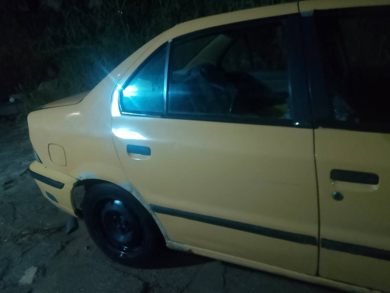 السلام عليكم ورحمة الله وبركاتة سمند للبيع  موديل 2010
مصفرة هيئه وغرامات  سنويه نهايه2028
***********اتصل على هذا ارقم وبيك خير وتدلل
السعر 27وبيها مجال لشراي
