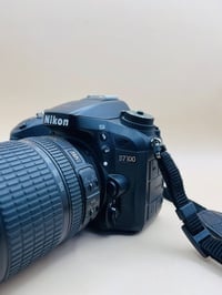 نيكون 7100 • عدسة ١٠٥/1.8 • شتر ٢٢ألف