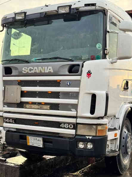 السلام عليكم  سكانيه 2000 بسمي محرك 8 بم ونوزل بلاد مامفتوحه مجموعه 97 بدي هاوزر 21مترالسعر ٢٧٥ بيه مجال لشراي ***********
