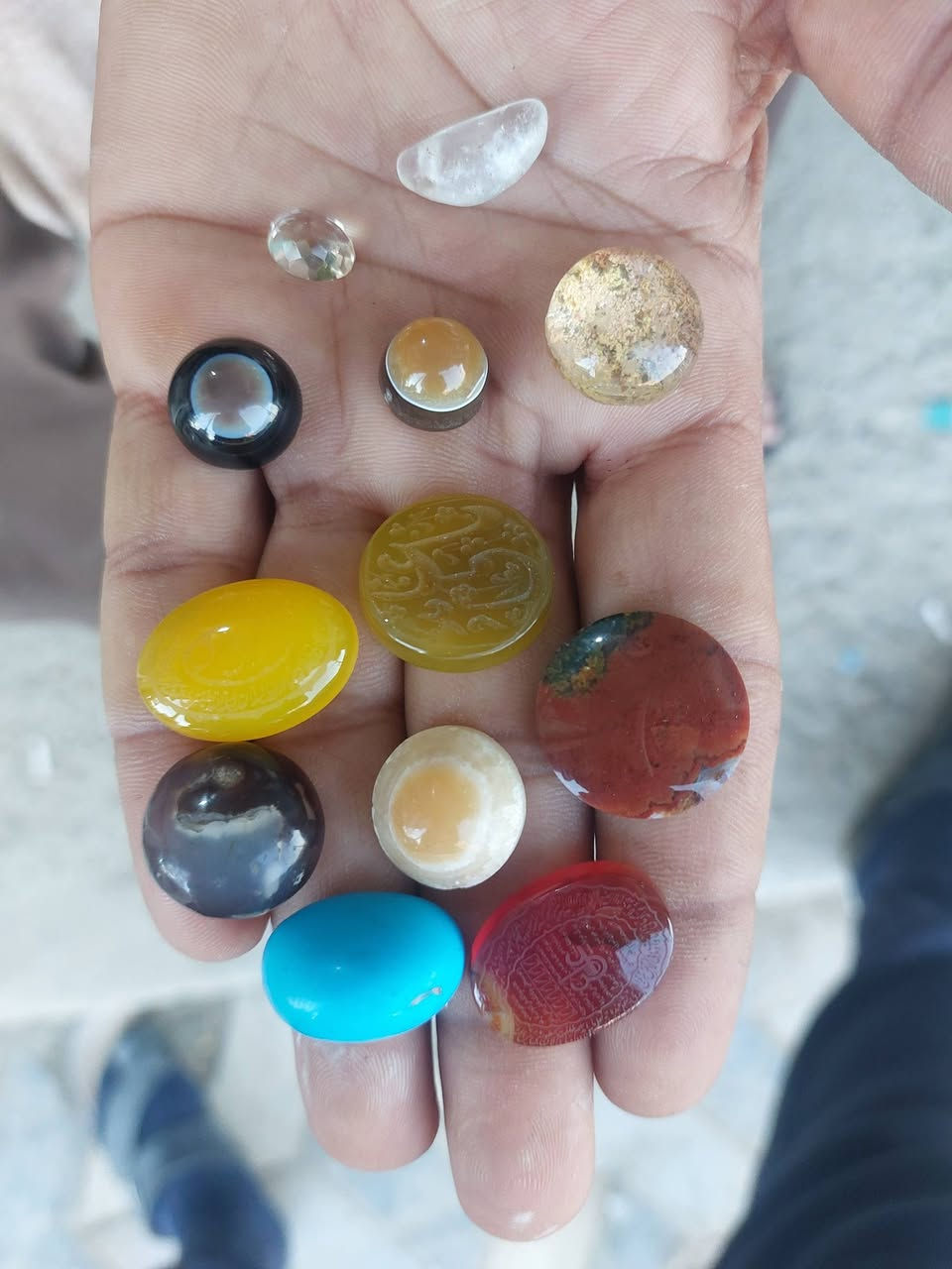 محابس مع احجار للبيع 
***********
