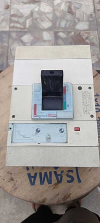 قاطع 800 البيع  سعر 300 07702545389