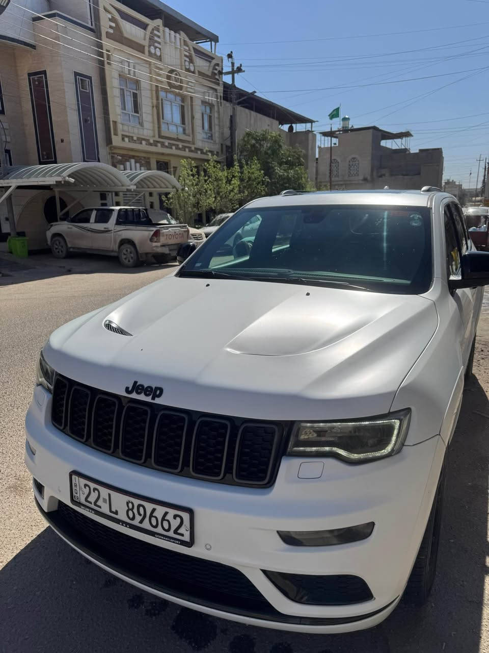 السلام عليكم
السيارة جديدة كلش وبالعافية على الياخذها

‏JEEP GRAND CHEROKEE 2021 S
عدد المسافات (69) 
جيب فئة:    S
موديل:     2021
مكينة:     V6 3.6

خليجي  (شركة هارلم) بيه شبر جاملغ امامي ومسحوب كارت

المواصفــات  1/1
بانورامـــا
رادار جانبـي نقطة عميـاء رادار خلفـي
كشن حار بارد - كشنات الخلفية هيتـر
كشنات جلد كنتارة
ستيرن هيتـر + كهرباء
نظام توقف اوتـو ستوب
حساسـات امامي خلفي
صندوك كهربائـي
سماعات سستم صـوت
دمام بالصنـدوك
بصمة و تشغيل عن بعـد
كيج الكترونـي
نظام متعدد اوتو للطرق
مري قلاب وشفط

العنوان البصره- الجزائر

السعر:360 💵 بيها مجال
للاستفسار: ***********
اتصال او واتساب البصرة, العراق
