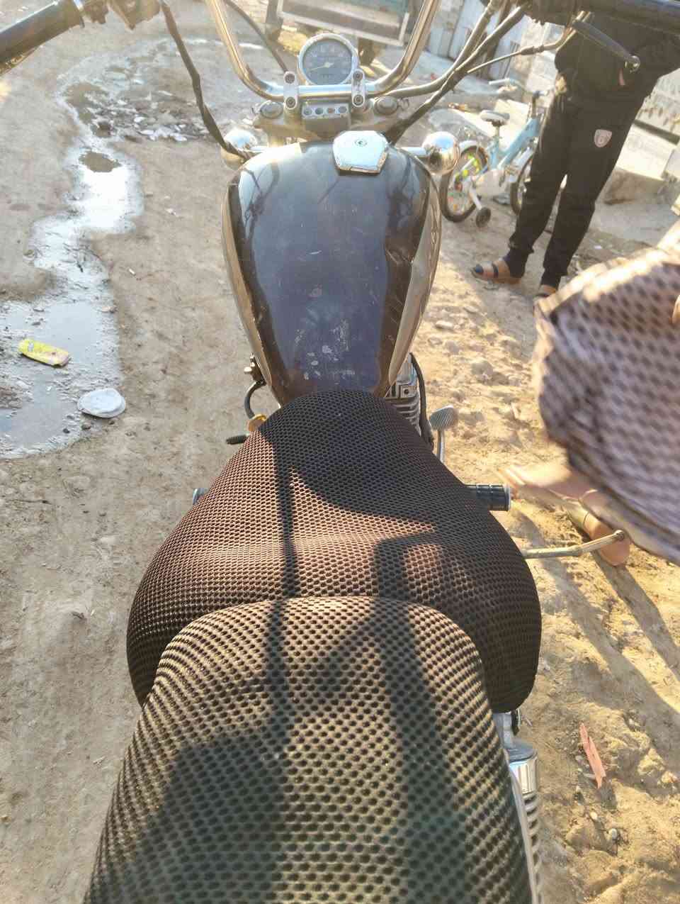 السلام عليكم دراجة للبيع مكاني
ديالى بعقوبة بهرز السعر 225بيهة مجال قليل الدراجة بس تلحم الصالنصة وا تطلع بيهة دراجة خير 
من الله التصال ‏‪0774 078 6415‬‏
