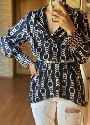 ZARA الأصلي
جديد بدون ليبل 
ساتان 
يلبس M


**إذا كنت صاحب هذا الإعلان وتريد حذفه لأي سبب، رجاءا أرسل رسالة إلى الدعم الفني**