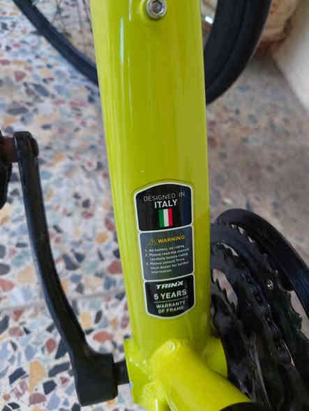 ترنكس حجم 27.5 نضيف جدا كلشي شغال بدون اي عيب ملحقات سرج اصلي وجاملغ امامي مجموعه شيمانو 3*7 نمر العنوان حي الاعلام السعر 200بس لتزعلةن نزلت السعر والمكان هاتف ***********
