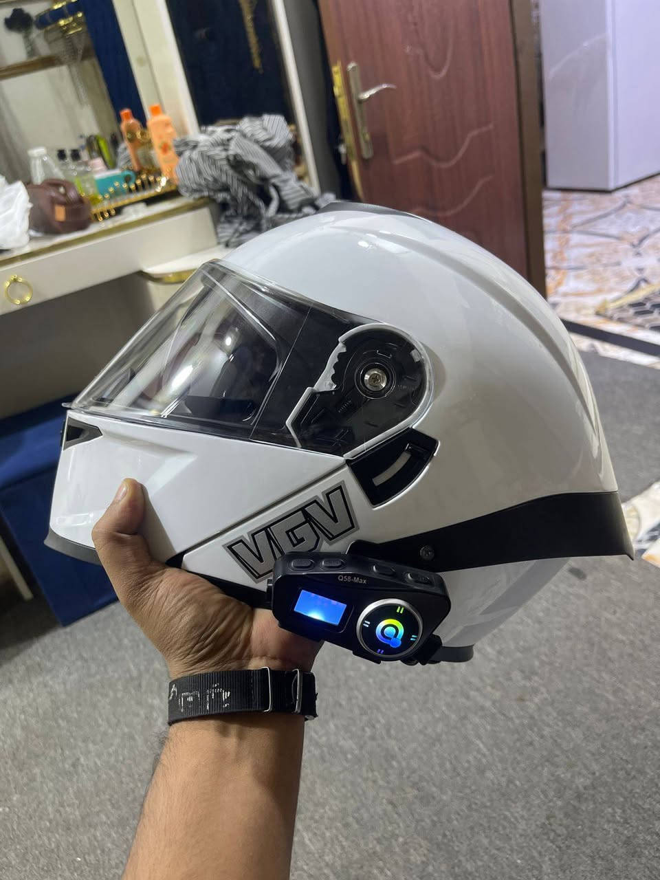 راسلني واتساب ادزلك فيديو ماله
خوذه نضافته 99بل ميه بيه شخط زغير فوك خوذه ومضلل جامه مالته تكدر شيل تضليل بيه سطاب خلفي يرمش وثابت ومتحرك خوذه ينفتح فجه قويه مو من هذن خفيفات بيه سماعه وبل سماعه كلوب مقابيلك يشوفه كامره يعني كشخه بيه مايك انته وتمشي صوتك واضح السعر 75 ألف اهيه والسماعه شري راسلني واتساب هاذ رقمي ***********
