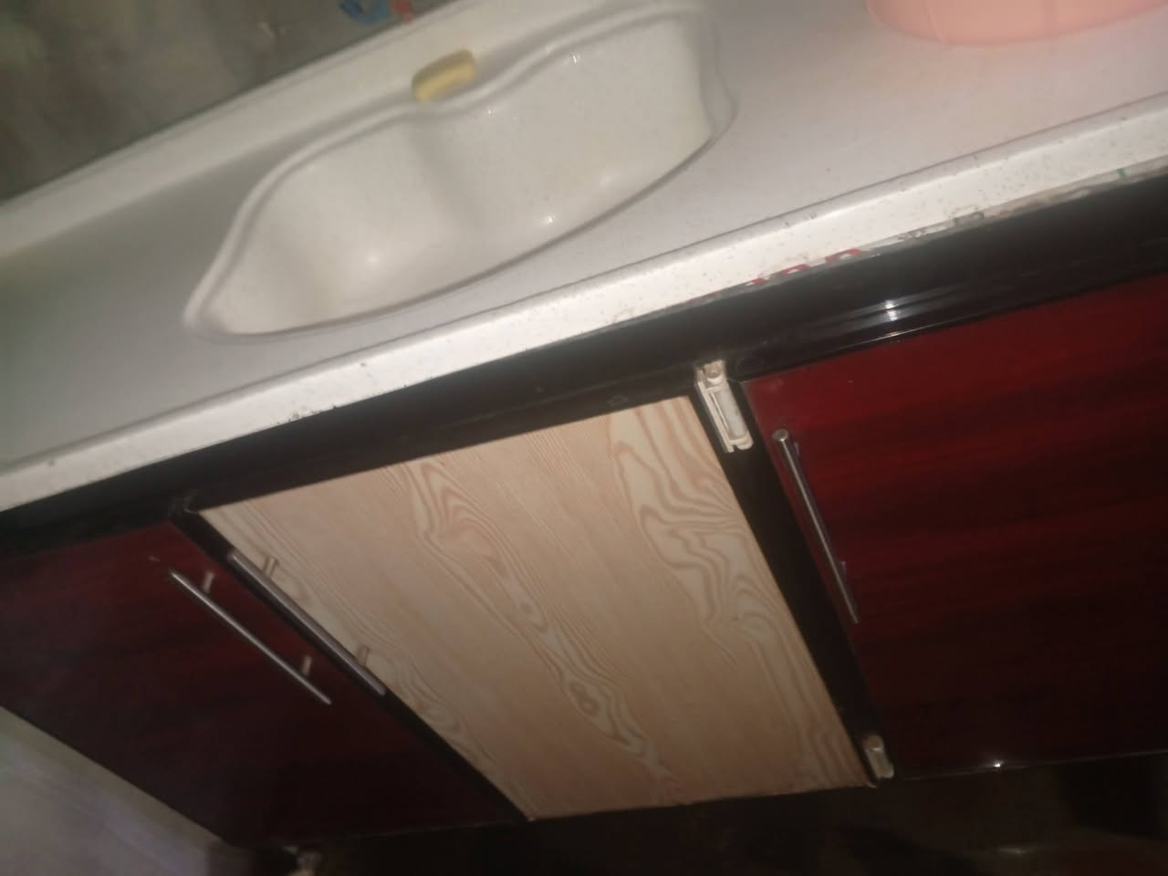 كاونتر تزگام للبيع مابي ضرر بس هذه الي بلباب شويه باقي كله نضيف مثل ما واضح بلصوره السعر ب500 الف وبي مجال عنواني كوت اتصال او مراسله واتساب ***********
