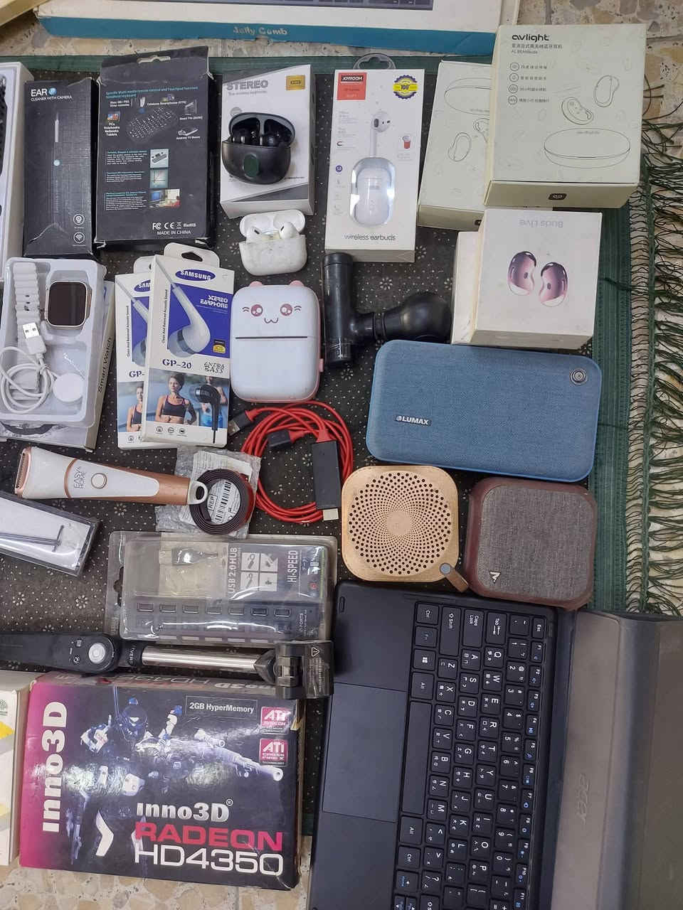 السلام عليكم
شلعه اكثر من 40 قطعه

السعر 120 الف 
النجف
التوصيل موجود 
***********
