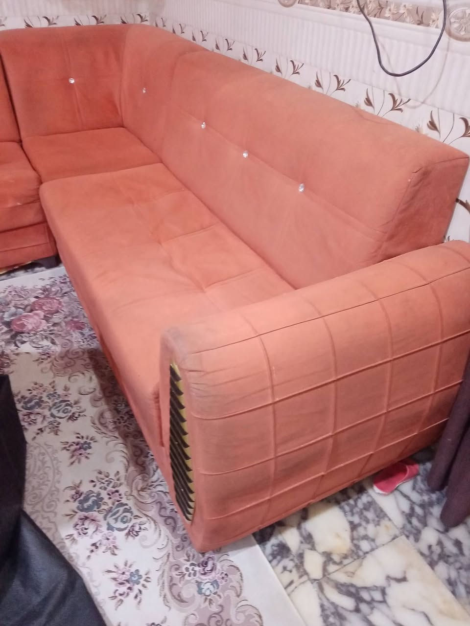 للبيع ديوان ٣ثلاث قطع ٦نفرات سعره ١٣٠ وبيه مجال الاتصال على الرقم ***********
