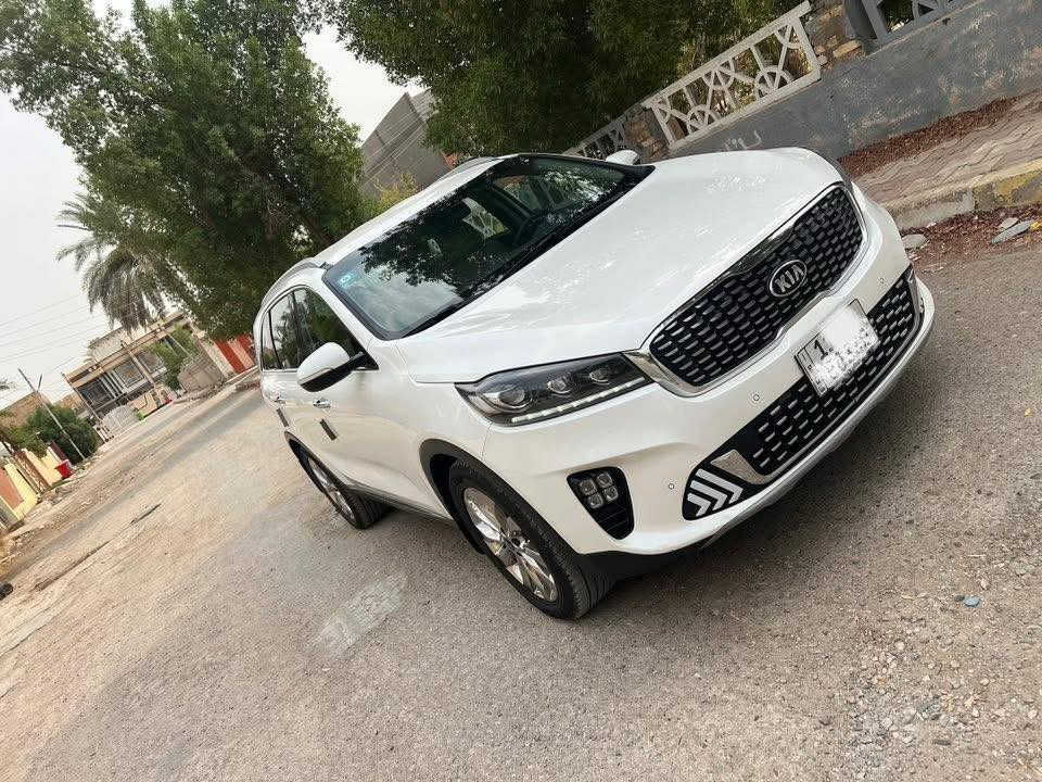 كيا سورنتو خليجي 
رقم بغداد الماني بسمي 
موديل ٢٠٢٠ شكل ال٢٠ 
لون ابيض 
٦ سلندر ٧ راكب 
فوووووول مواصفات بدون فتحة 
بصمتين: تشغيل وتقفيل 
الباب الخلفي كهرباء 
بردات خلفية اصلية 
كشنات جلد اصلي لونين 
كشنات ٢ كهرباء 
شاشة كبيرة اندرويد 
كامرة دوارة اصلية 
حساس امامي وخلفي 
مري شفط مع القفل 
جي : بي: اس: خرائط طرق 
اريل ابيض طيارة 
كيجات السرعة زئبقية 
شاشة الدشبول الكترونية 
تحكم استيرن فول 
حاكية : ابلوتوث: اوكس 
نظام ايكو درايف 
اضواء ترحيب بليدات 
علامة سورنتو بلدوسة 
تبريد ابيانو لمس 
تبريد ٣ قطع ثلج 
مانع انزلاق وانحدار 
شاشة اعطال بلدشبول 
لد امامي وخلفي 
لايت زنون اصلي 
اشاير بلمري 
يدات نيكل اصلي 
ويل اكروم ١٩
تخم تاير جديد لك 
ماشية ٥٥ الف اصلي 
كير ومكينة وصدر وحدادية وتبريدكفالة عامة
كفالة عامة بدون ضربة وتبديل واشخوط وبارد وصبغ حتى الدعاميات كفالة
سيارة جديدة معنى الكلام من زيرو عدنة على ادينة 
سيارة جاهزة مابية اي نقص 
الرقم الدولي الجديد/ هزة جديدة / سنوية جديدة 
كتلوكات الشركة موجودات / البصمة الثانية مستخدمة/
السعر ٢٥٨$
***********
