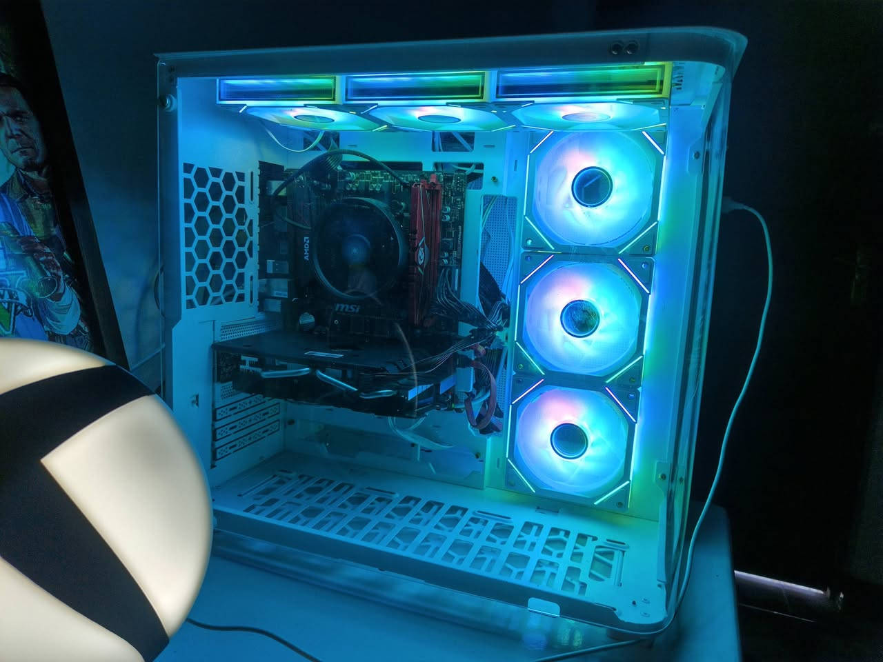 السلام عليكم pc مكمل فقط عوزة كرت شاشة مستعمل أسبوع واحد فقط
R5 3500x
B450 Msi
4×2 ddr4 3000mg
M. 2 128g
ssd 120g
HHD 500g
Por 750w
سعر 450 ألف مكاني واسط كوت موجود توصيل
***********
