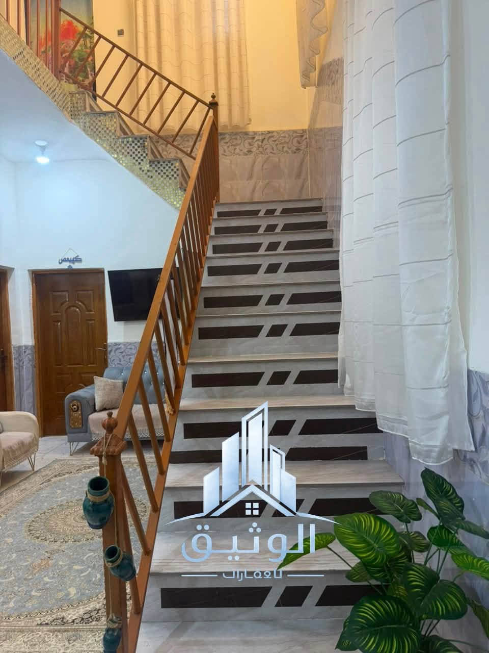 الوثيق للاستثمار العقاري

🏡 للبيع بيت طابقين – حي الأساتذة

📍 المساحة: 200 م²
🛏️ التفاصيل:

* 6 غرف نوم
* صالتان
* غرفة استقبال
* مطبخ
* 3 صحيات

✅ حر (غير مطلوب)

💰 السعر: 220 مليون دينار عراقي قابل للتفاوض

📞 للاستفسار: ***********
سجاد علاء
