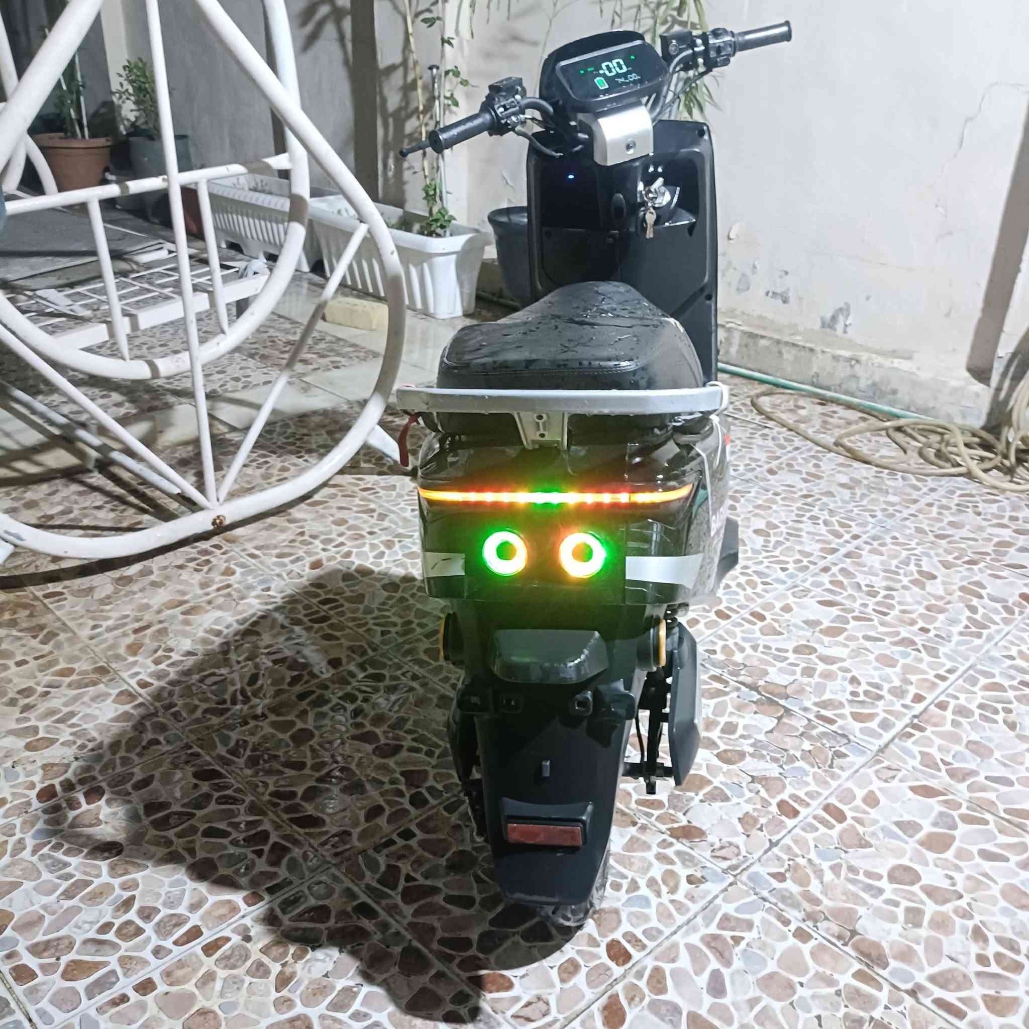 🚲 دراجة سكنس 318 للبيع

✅ السرعة الحقيقية: 60 كم/س
✅ ملف  1200 واط
✅ شحن سريع 100W
✅ تشغيل عن بُعد + سويجِن
✅ مانع انزلاق
✅ مبدل تايرين جداد
✅ دبلات أمامية هيدروليك وخلفية غاز
✅ بل شحنه لوحده تمشي 60 كم معه الوزن 
ملاحظة: البطاريات الحالية تحتاج تبديل، وسعر الدراجة مع بطاريات جديدة يتجاوز 600.

💰 السعر المطلوب: 350  قفل غير قابل للتفاوض 

📱 للتواصل واتساب: 7704567093

الشراي هلا بيه، واللي مو شراي الله يوفقه، رجاءً لا تكسر بحلالي.


**إذا كنت صاحب هذا الإعلان وتريد حذفه لأي سبب، رجاءا أرسل رسالة إلى الدعم الفني**