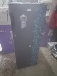 ثلاجة وسط • ثلاجة صغيرة • موصل جانب الأيسر