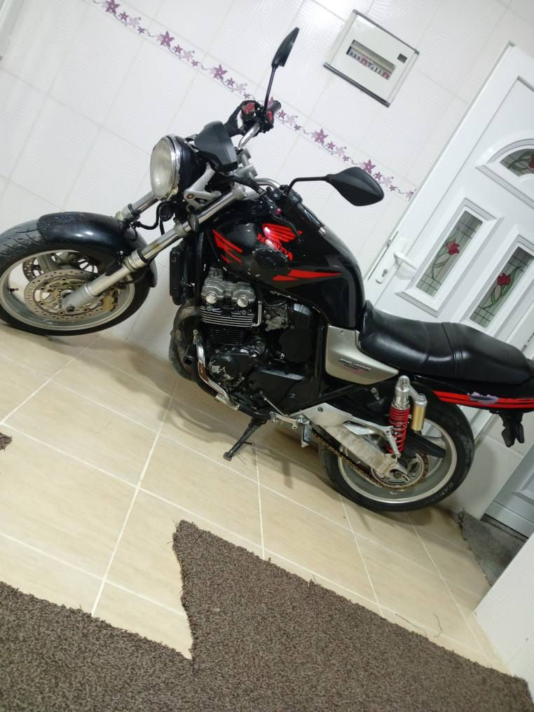 سلاوی خواتان لئبئت CB400 گئڕو مەکینە بەشەرتی فیتەر فیتەر لەگەڵ خۆت بئنە بۆ فەحس سەوتی مەکینەی زۆر خۆشە دوکەڵو بوخاری نیە تایەکانی تازەیە کارەبای کامل ئیش ئەکات تەقەوڕەقەی نیە مەسرەفی تیا نیە یەک سلف ئیش ئەکات لە سلئمانیم ١٠$ *********** السليمانية, العراق
